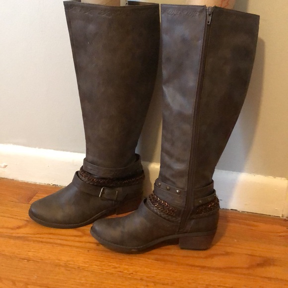 Tall boots - Picture 5 of 6